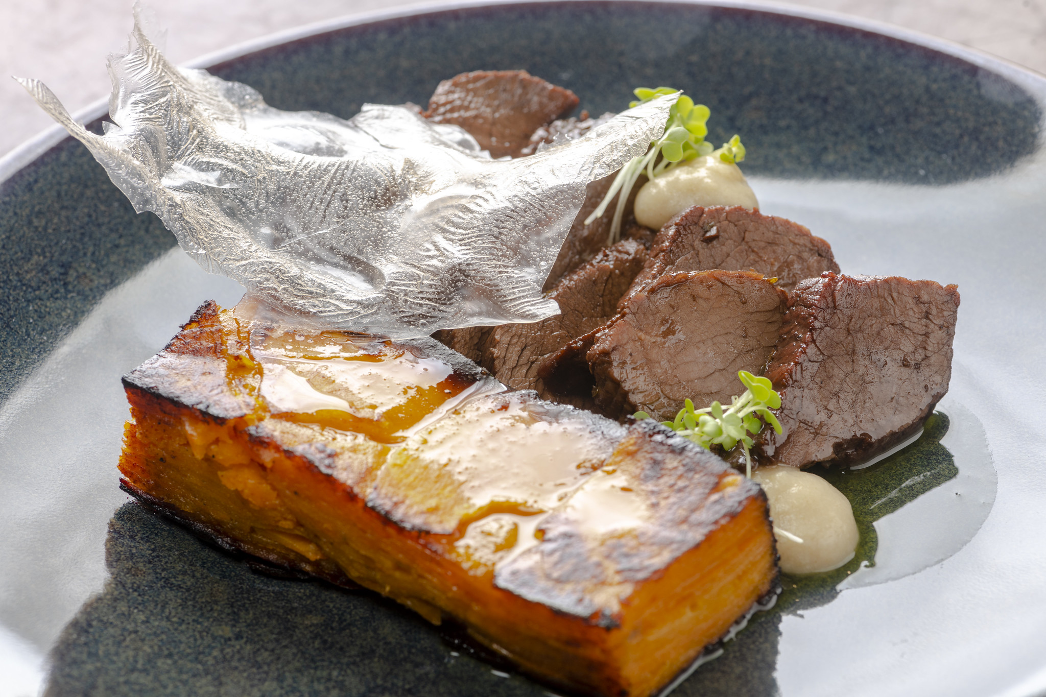 Paleta bovina braseada com risoto de cauína