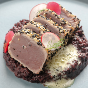 Atum e arroz negro