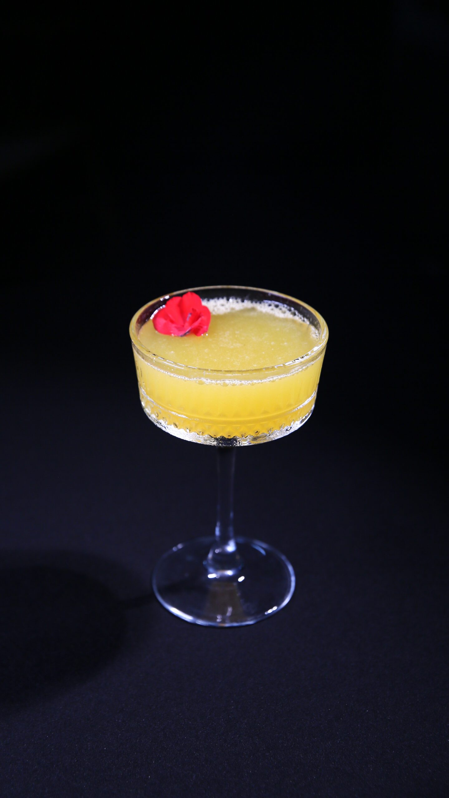 Passion Star Martini (Licor de maracujá, sumo de limão, vodka e espumante)